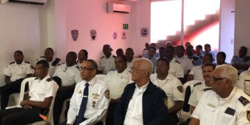 El Cuerpo de Bomberos de Santo Domingo Oeste fortalece lazos con charla sobre Relaciones Humanas