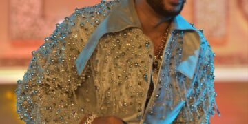 Elvis Martínez vive su momento culmen con dos noches de éxitos de “Un Camarón en la Arena”