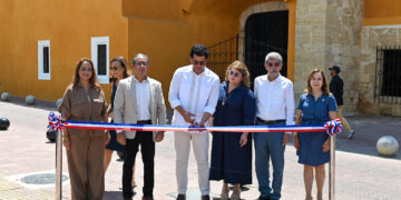 Turismo inaugura la restauración de 15 fachadas patrimoniales en la Ciudad Colonial.
