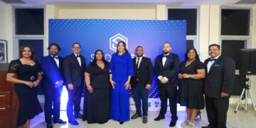 Se juramenta nueva directiva de SODOMEDI. Amelia Reyes asume la presidencia de la entidad.