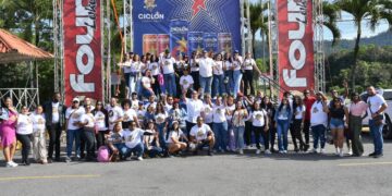 La Vega se viste de carnaval: Mr. Tours y COCAVE inauguran la temporada 2026