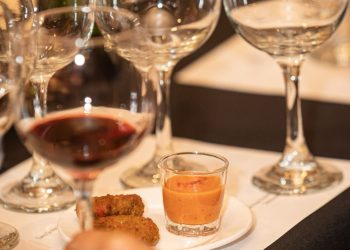 La Esquina Gastrobar celebra exitosa cata de vinos españoles maridada con productos de Constanza