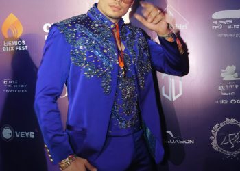 Angelo Perrone gana “Artista Revelación del Año” en los Premios Fénix 2026 en Medellín